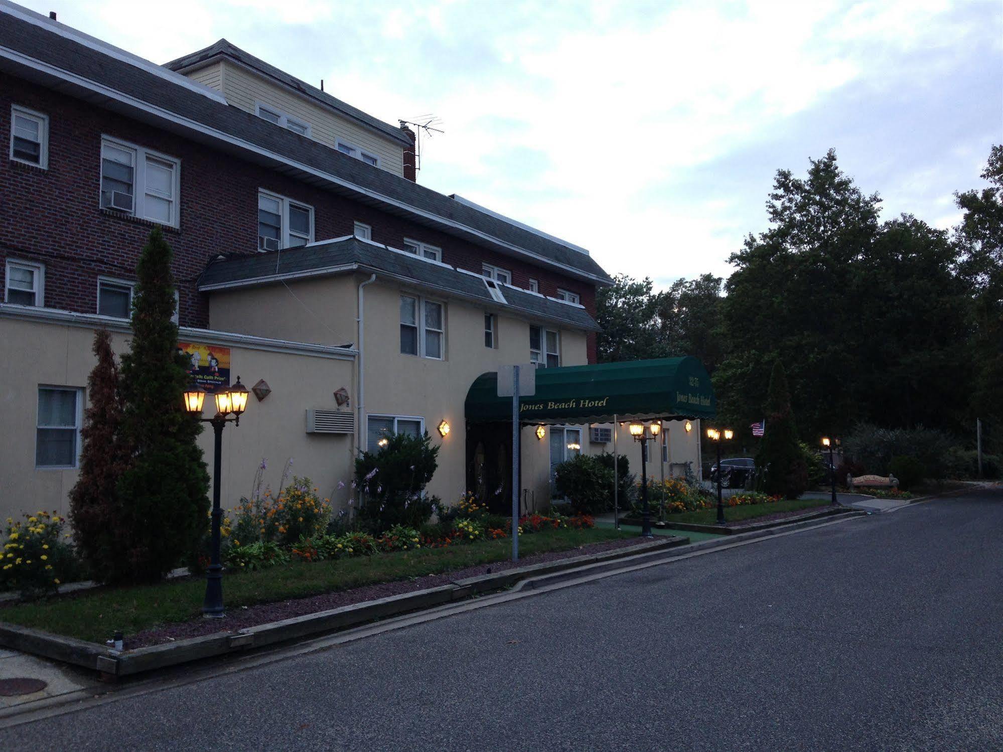 Jones Beach Hotel Wantagh Екстериор снимка